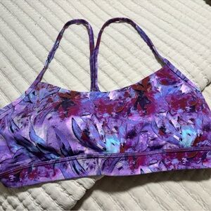 Lululemon sports bra